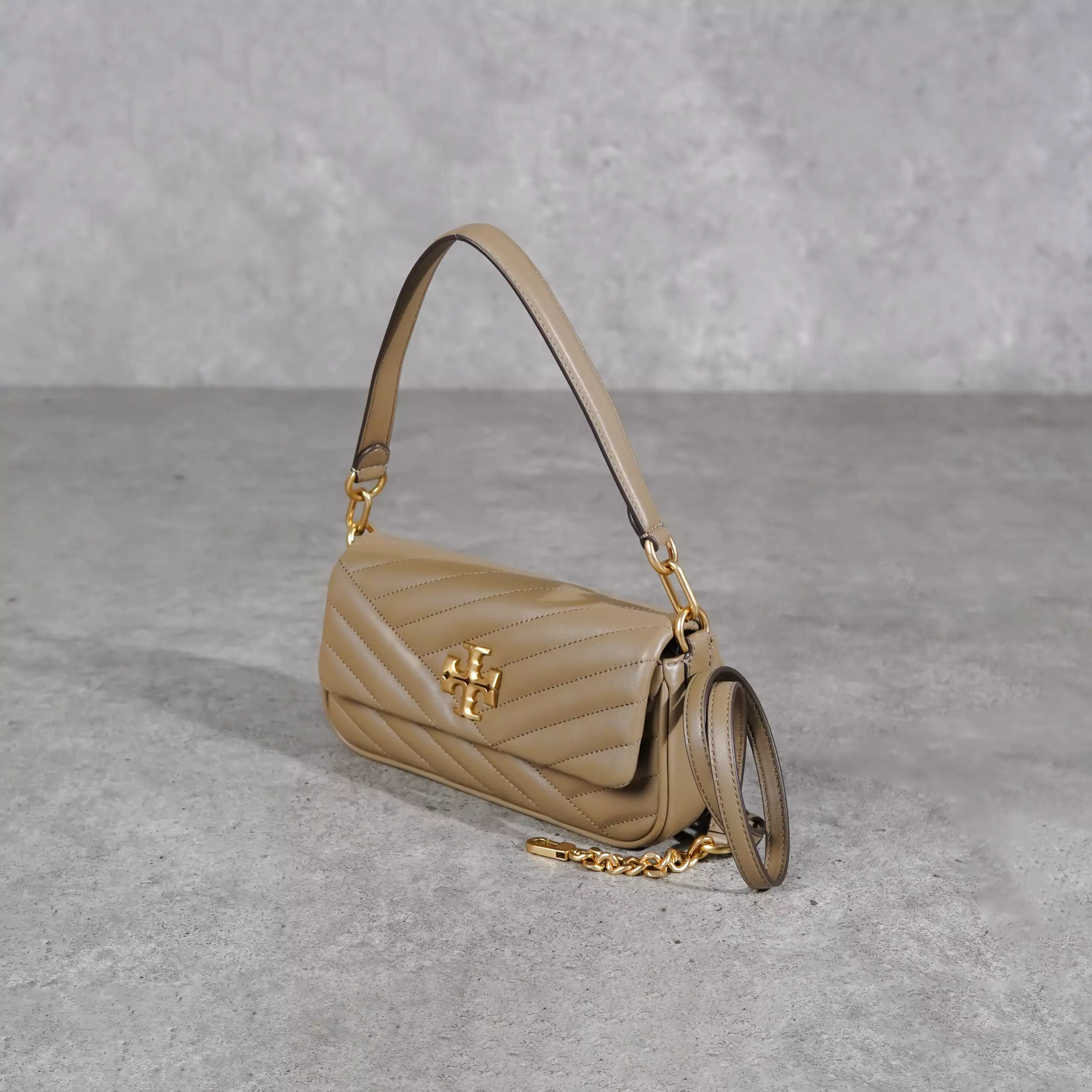 Jual TORY BURCH Tas TORY BURCH KIRA CHEVRON SANDPIPER FLAP - Main Image