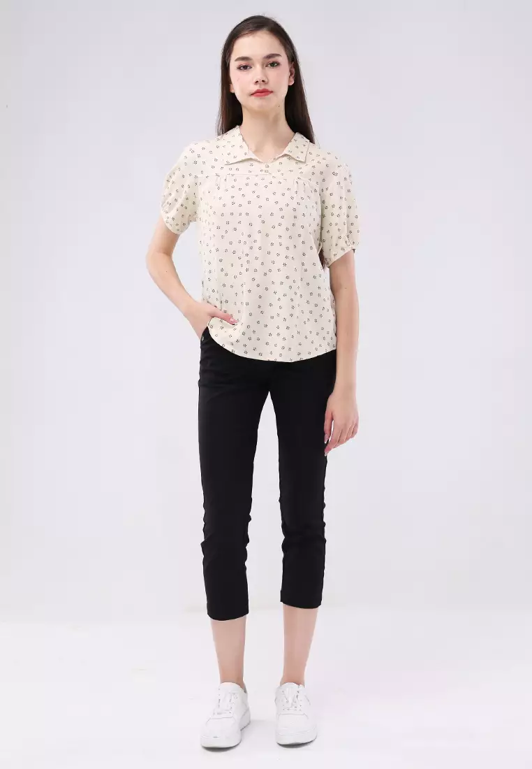 Short Sleeves W/ Collar Blouse