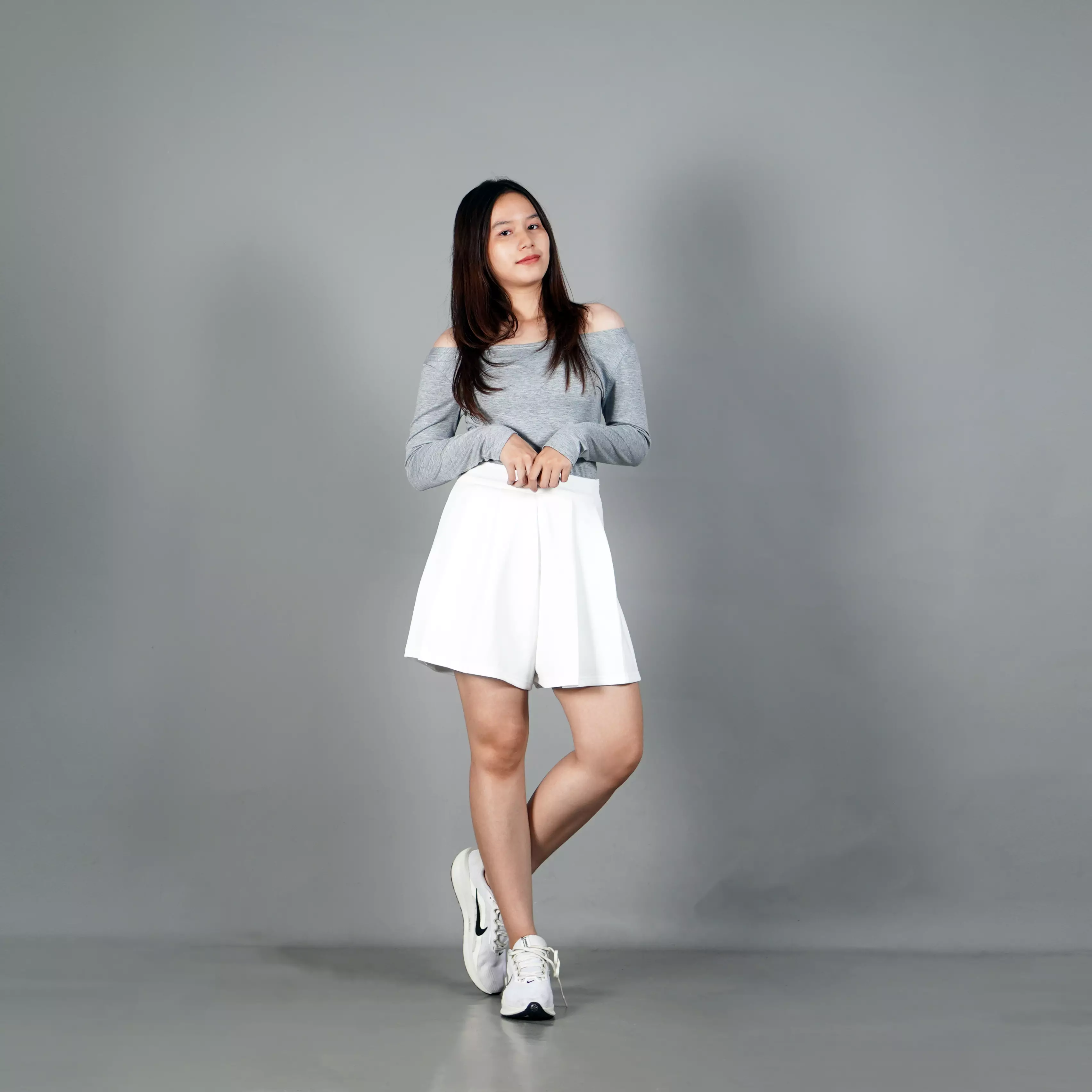 RENATA Celana Wanita Pendek Pleated Pants Celana Rok Lipat - BROKENWHITE