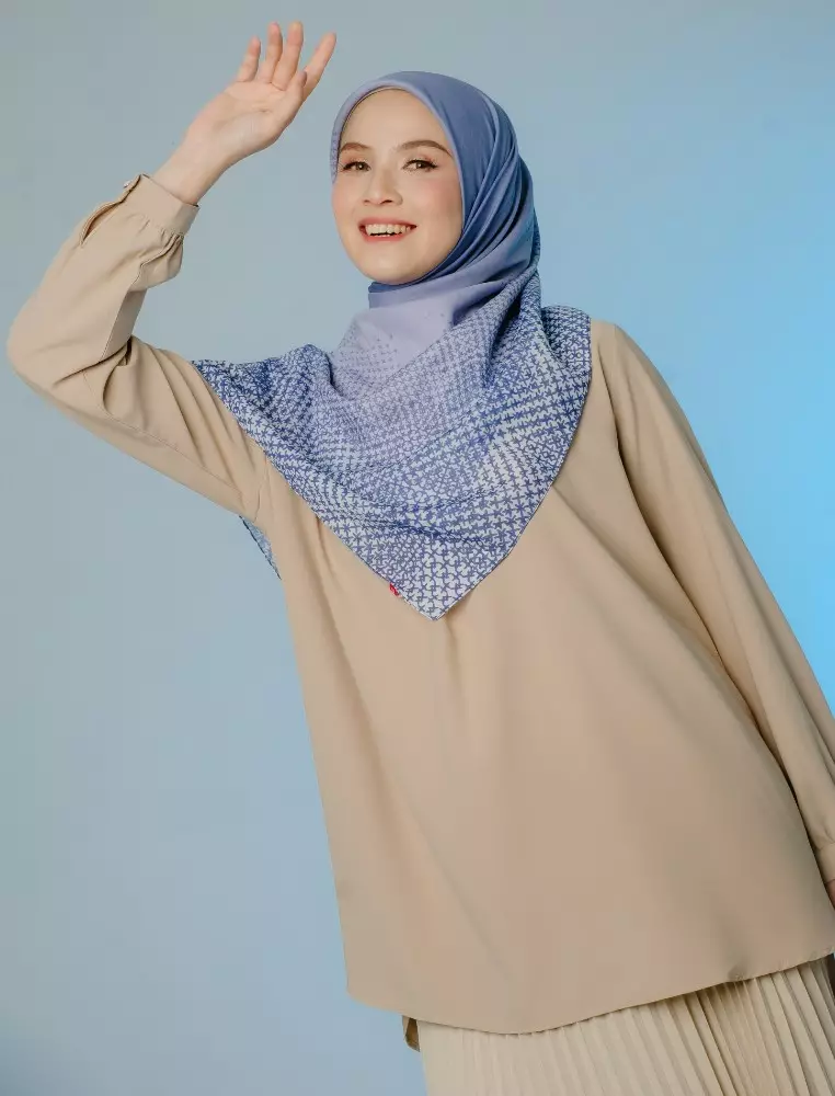 AUZORA Scarf Navy - Kerudung Hijab Segiempat Motif With Pouch Ziplock - Bahan Poly Fine - Ukuran 110x110