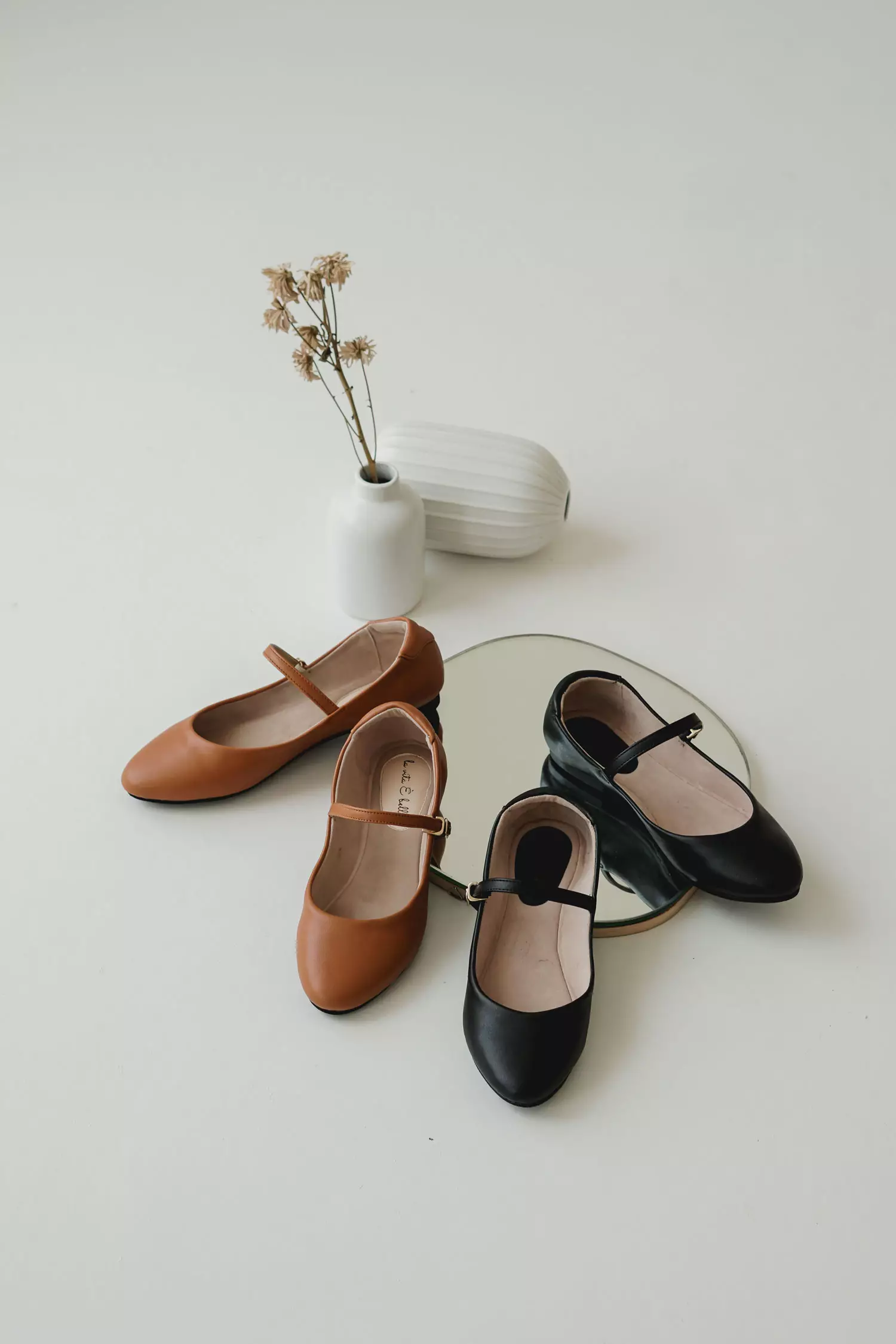 Willow Sepatu Mary Jane Flat Shoes Wanita