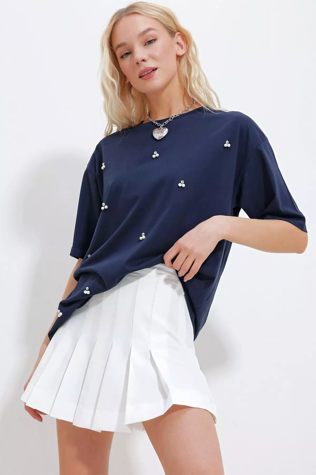 Women's Navy Blue Crew Neck Oversize Pearl and Stone Embroidered T-Shirt