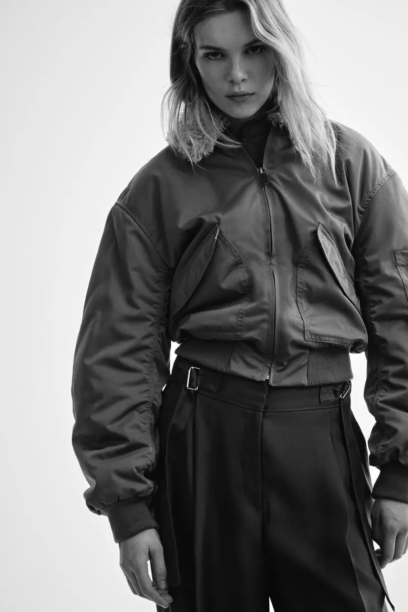 Wide belt-detail trousers