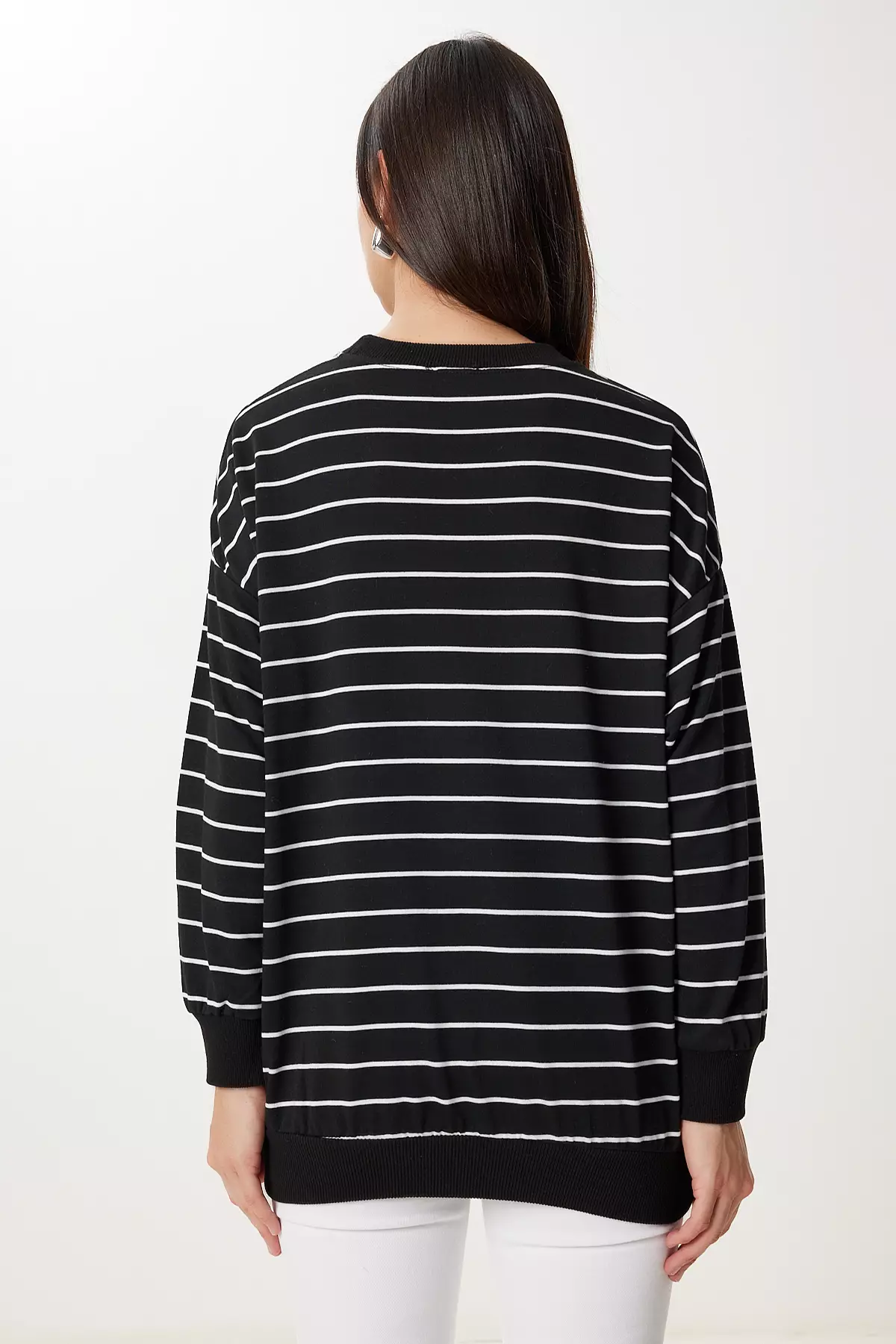 Women's Black White Striped Oversize Knitted Sweatshirt Zv00339