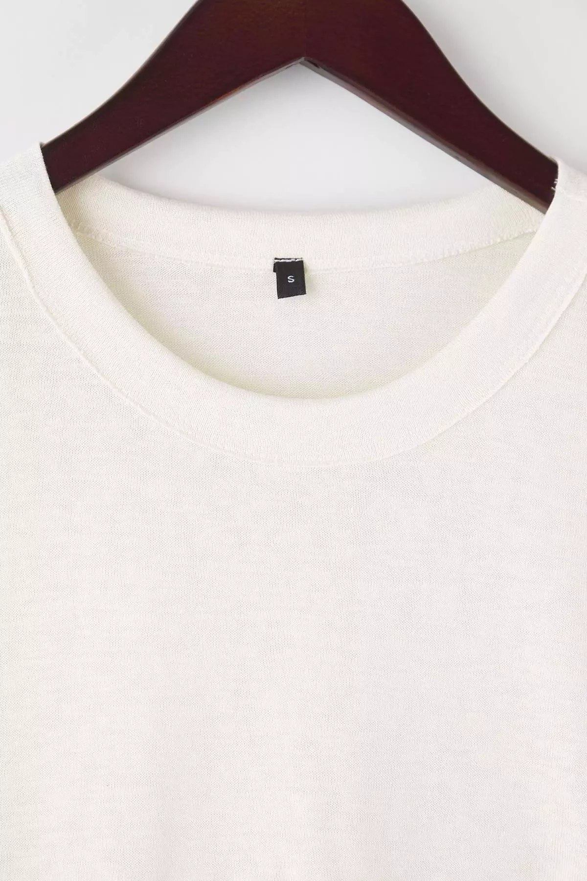 Wardrobe Essentials – Ecru Crew Neck Knit T-Shirt |