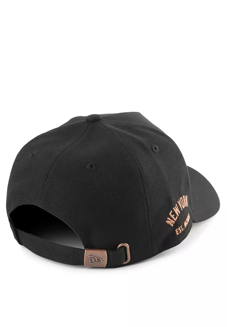 9Forty AF New York Yankees Metal Badge Bronze