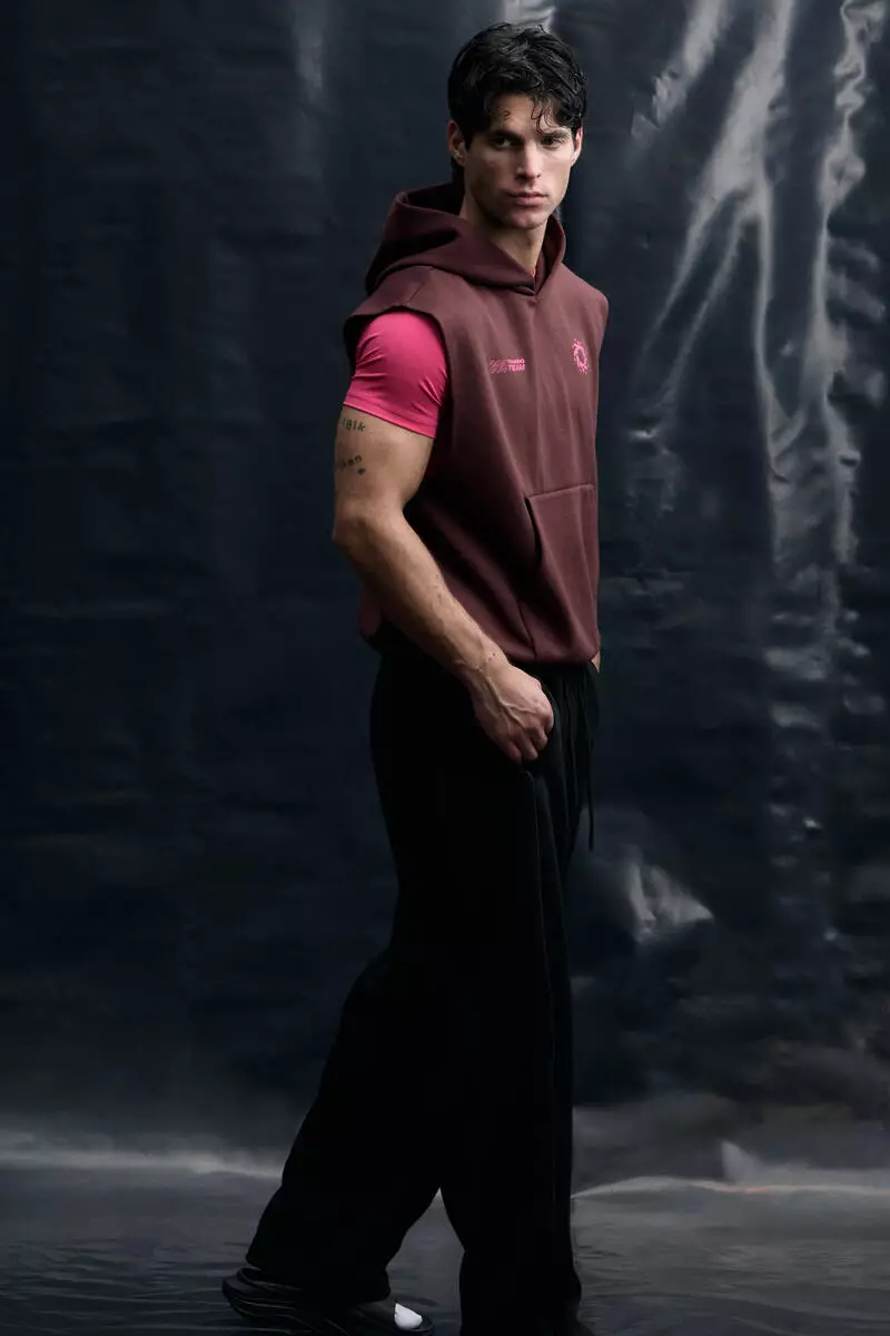 Sleeveless Sports hoodie with DryMove™