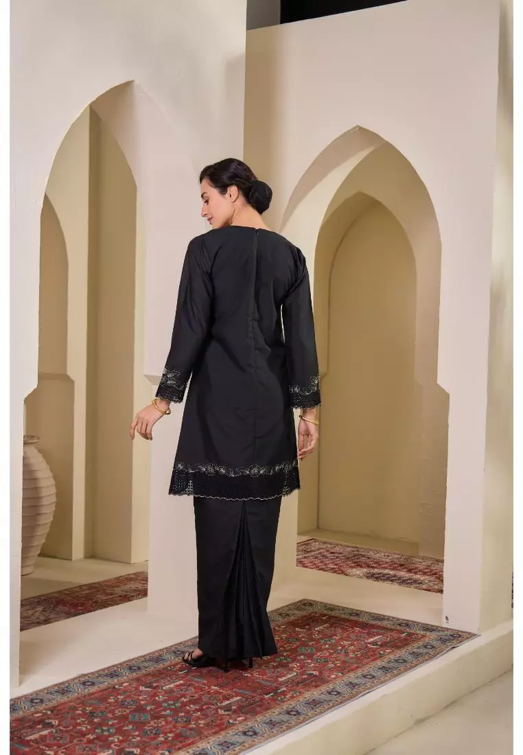 Kurung Moden Sulam Maleeka