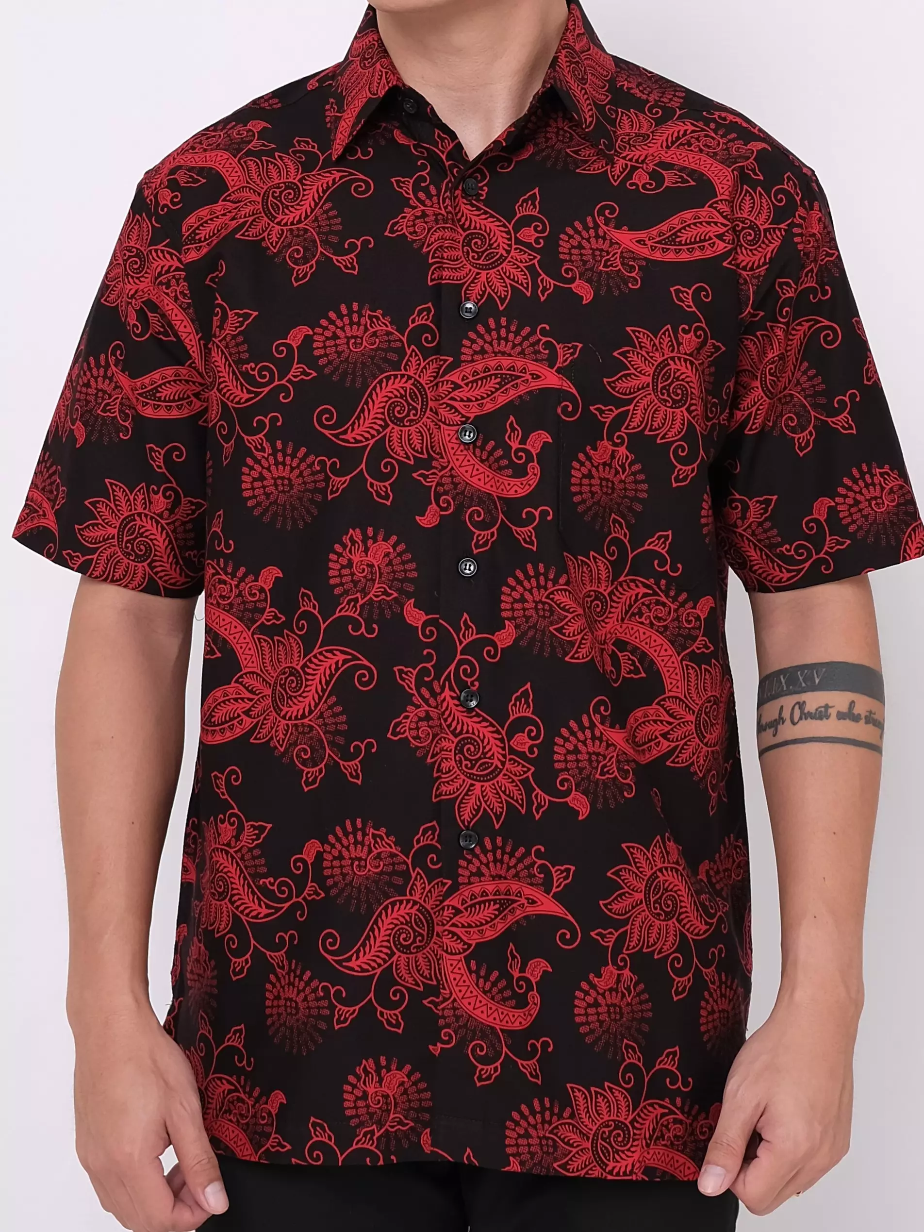 Kemeja Lengan Pendek Hitam Motif Batik Merah 16895