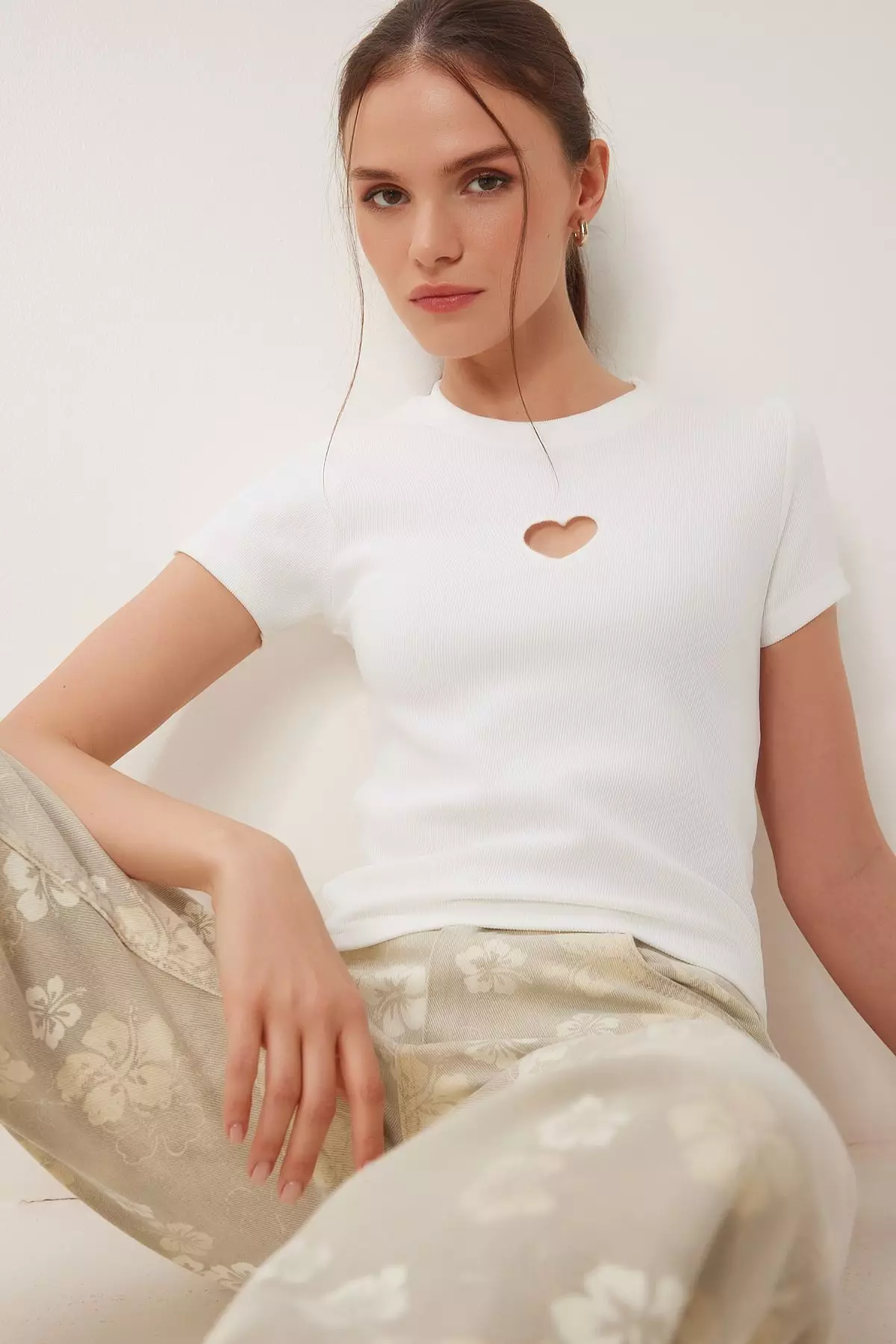 Heart Embroidered Ribbed Knitted T-Shirt