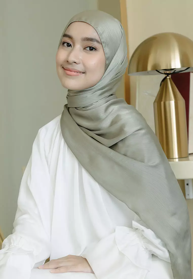 Rayya Silk Eyelash Moss Green