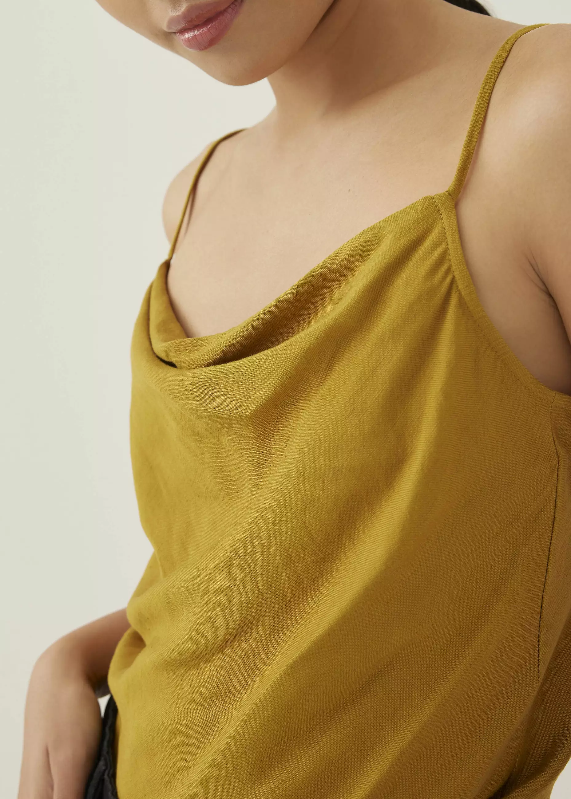 Atasan Wanita - Vita Linen Cowl Neck Camisole Top