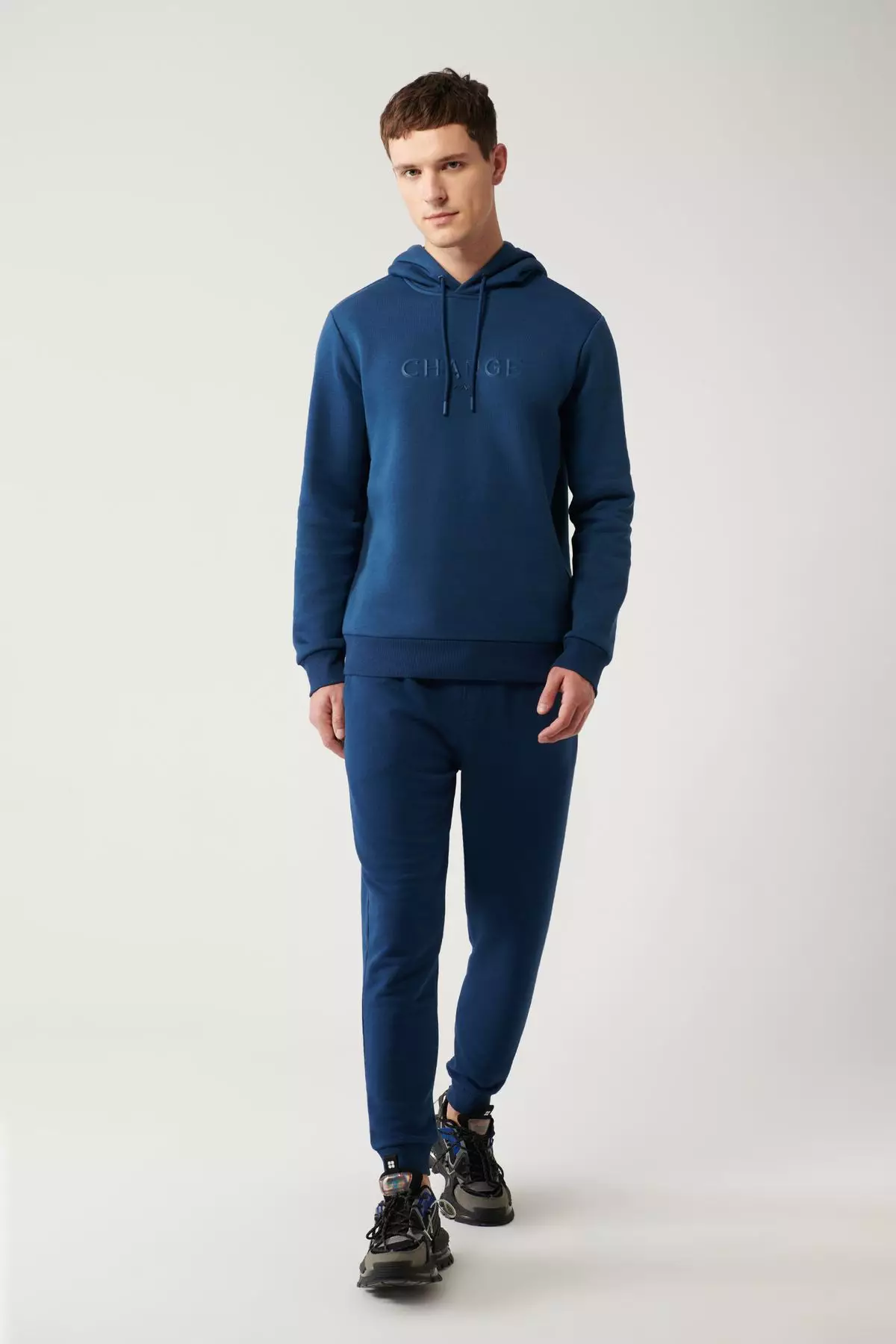 Men's Indigo Waist Tie 3 Thread Raised Printed Sweatpants A32Y3411