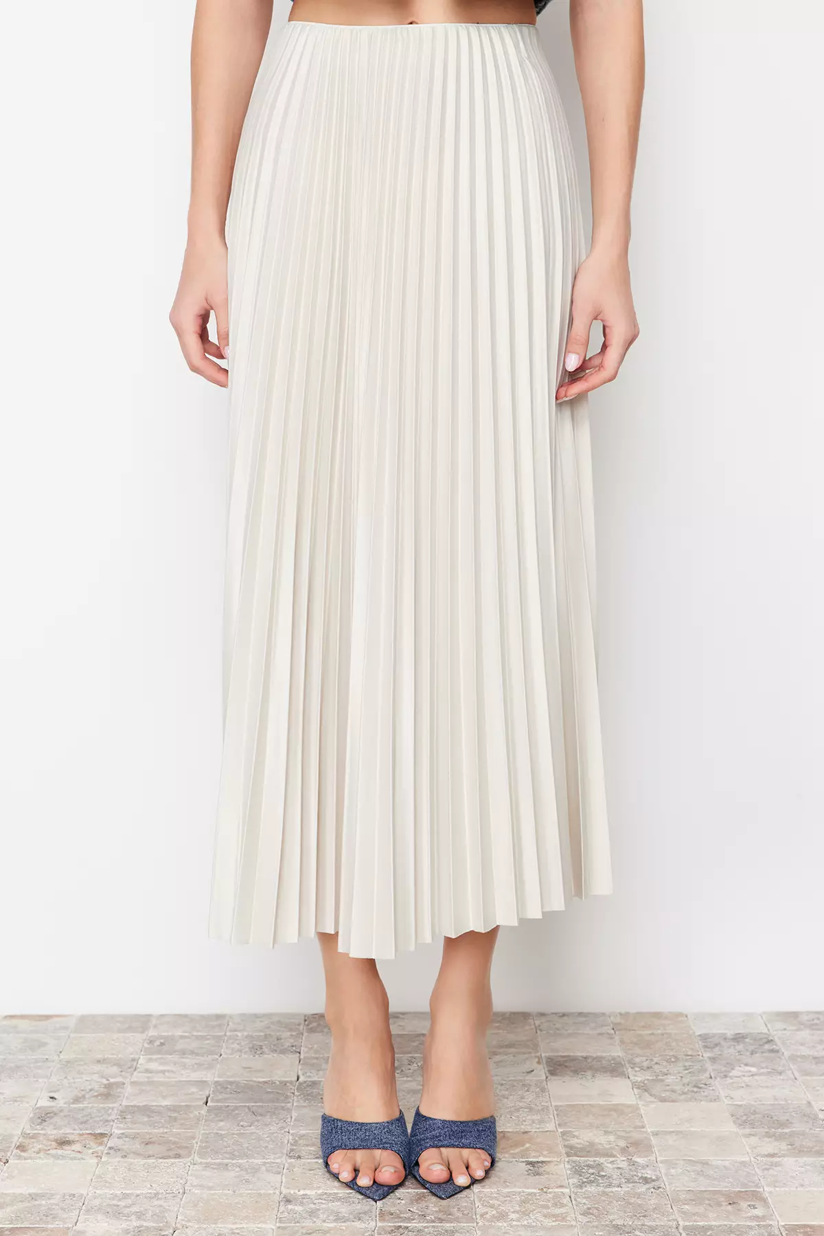Pleated Maxi Knitted Skirt