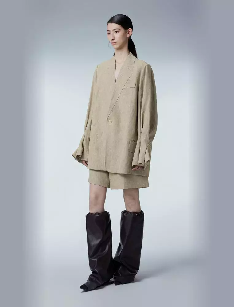 百搭宽松中长款西服