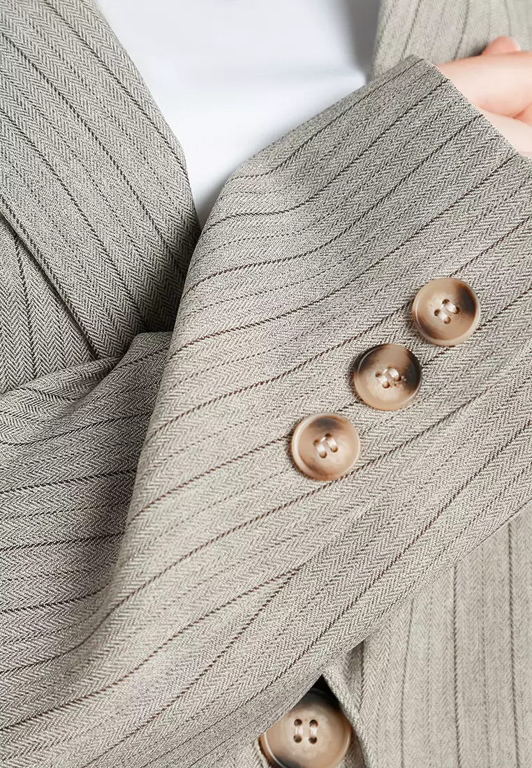 Blazer Besar Berstruktur Herringbone Warna Taupe