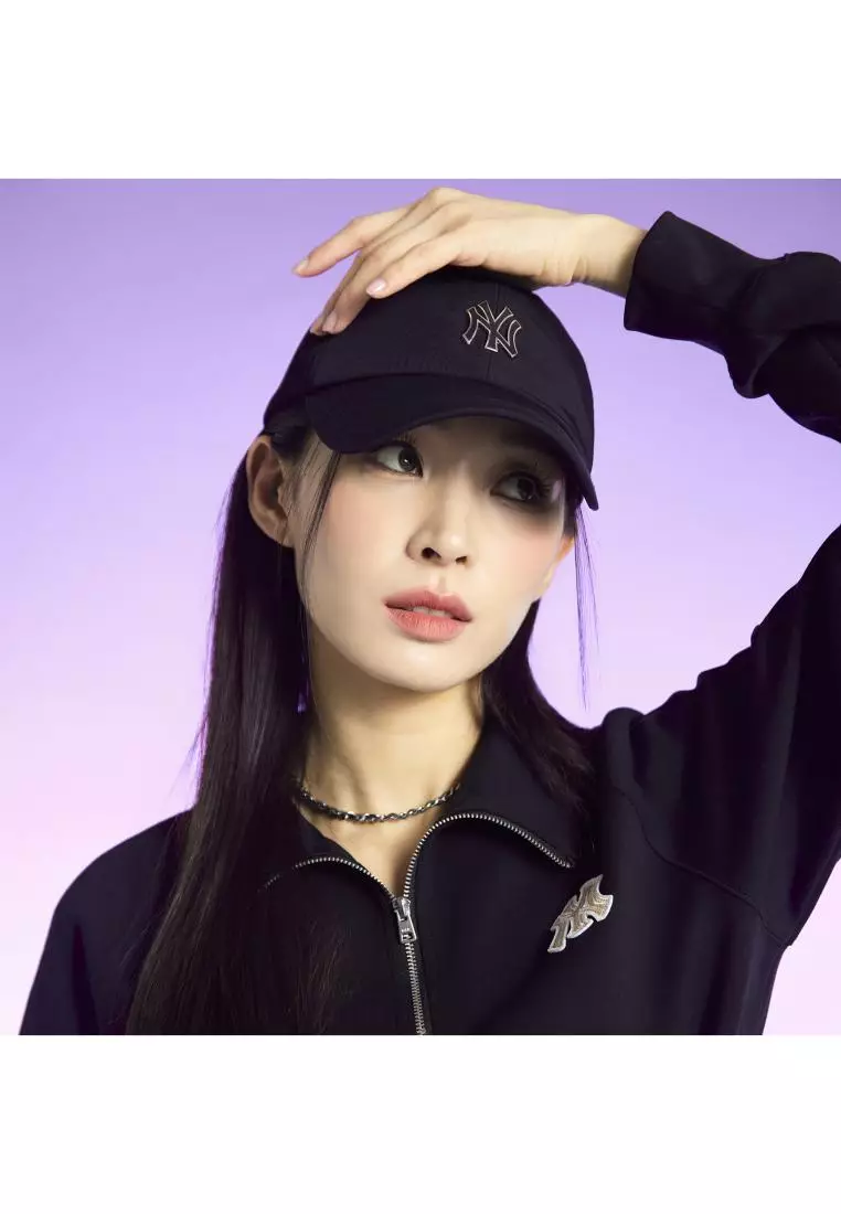 Structured ball cap store