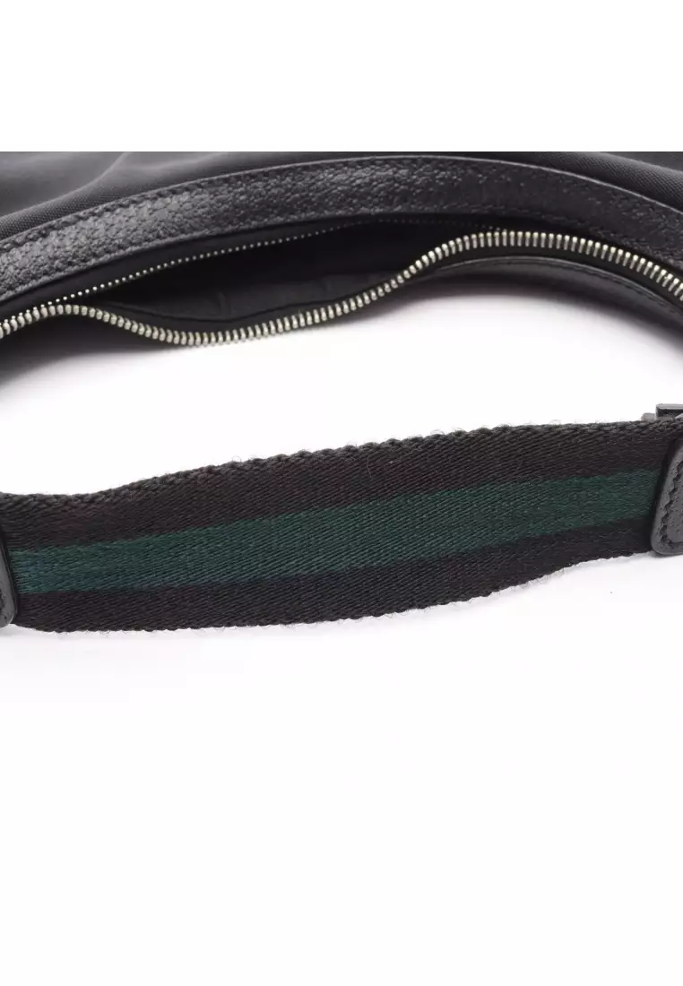 Pre-Loved Gucci one shoulder bag Nylon leather black