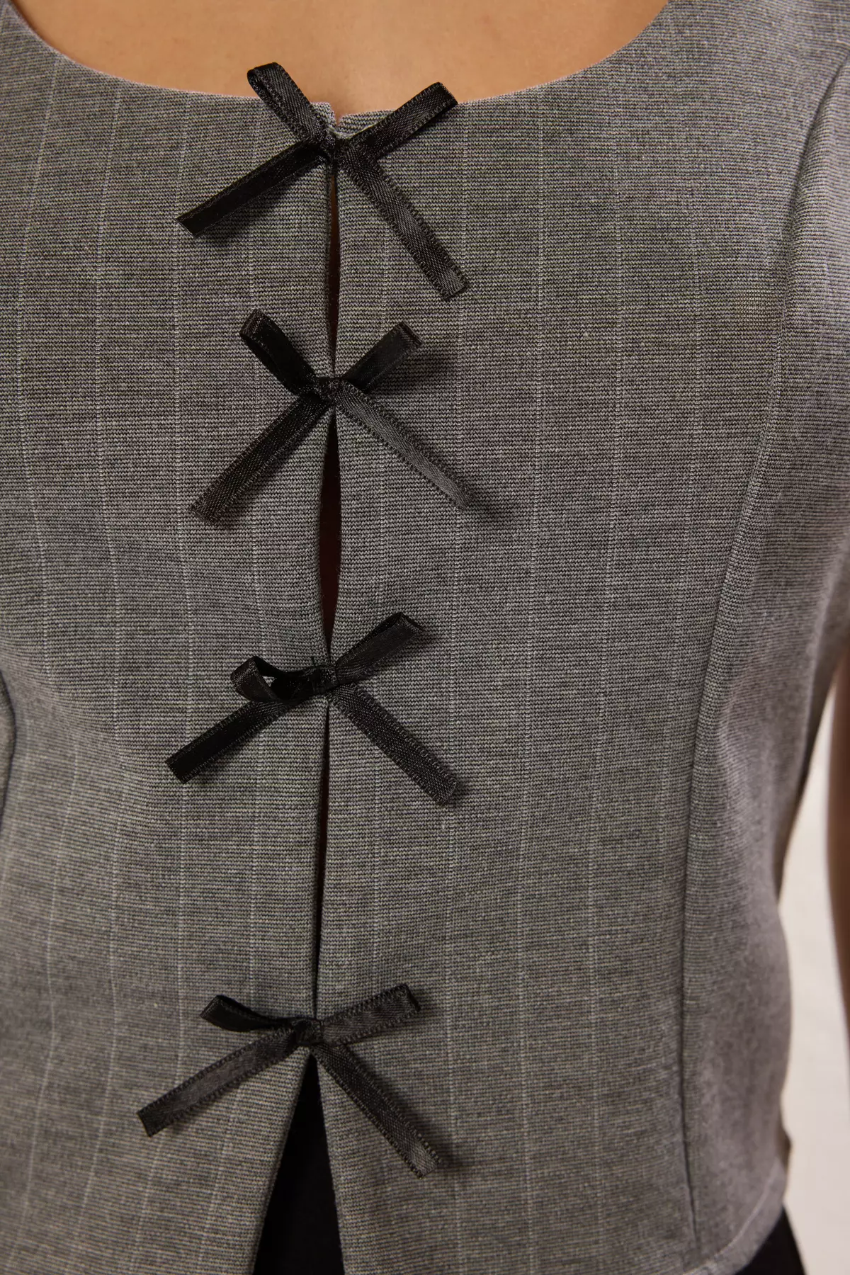 Grey Striped Ribbon Tie Detail Square Neck Zero Sleeve Knitted Blouse That Fits Your Body TWOSS25BZ00147