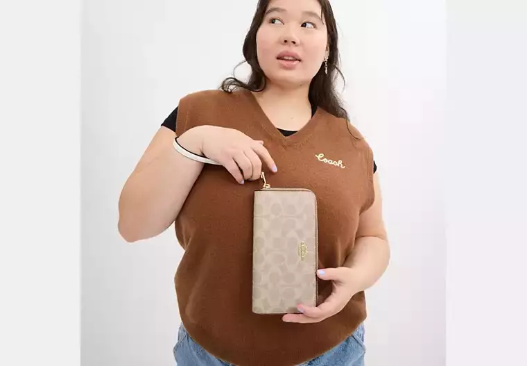 Long Zip Around Wallet In Signature Canvas Gold/Sand/Chalk