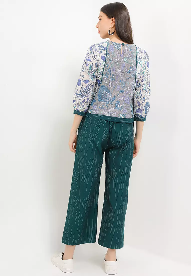 Setelan Noelita White