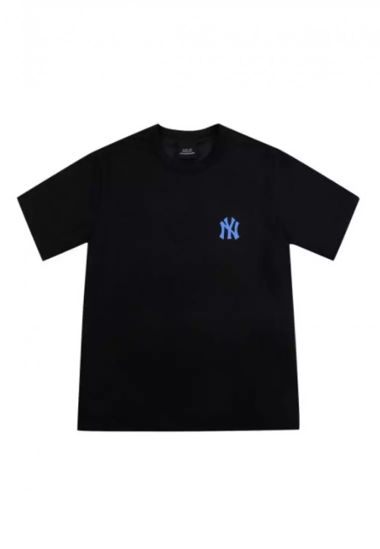 Under Armour Yankees baseball heat gear T-shirt S  Under armour, Under  armour shirts, Yankees baseball