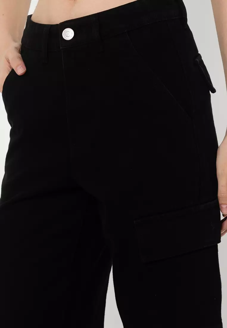 Wide Leg Cargo Jeans