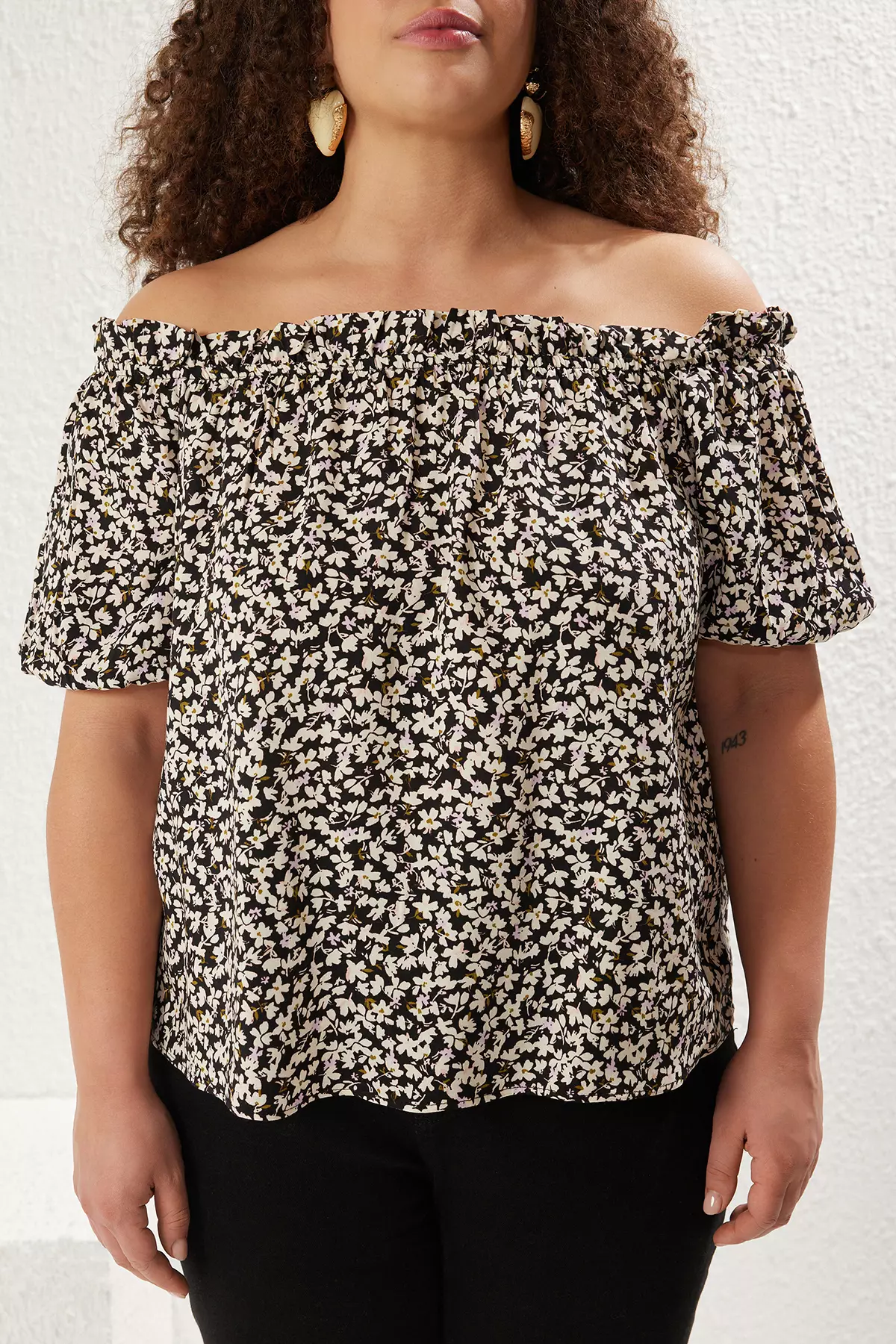 Plus Size Floral Low Shoulder Blouse