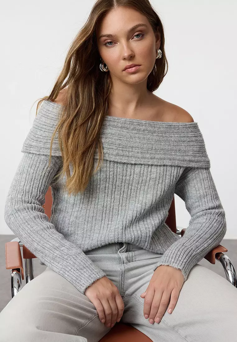 Gray Soft Texture Carmen Collar Knitwear Sweater TWOAW25KZ00076