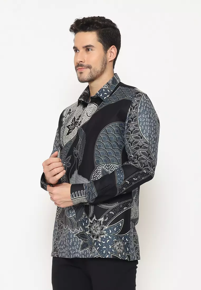 MAGINOT KAYANA BLACK Batik Slim Fit Lengan Panjang