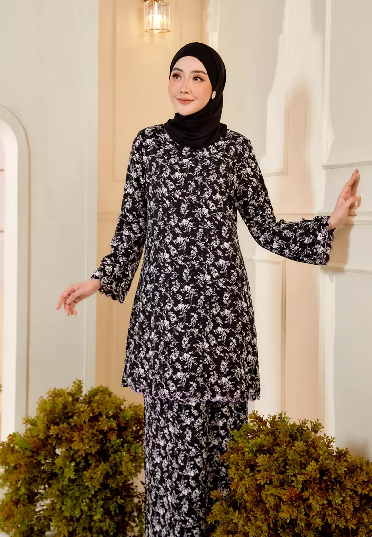 MEKAR Purple Wisteria Floral Embroidery Kurung Modern Kipas Belakang in Black