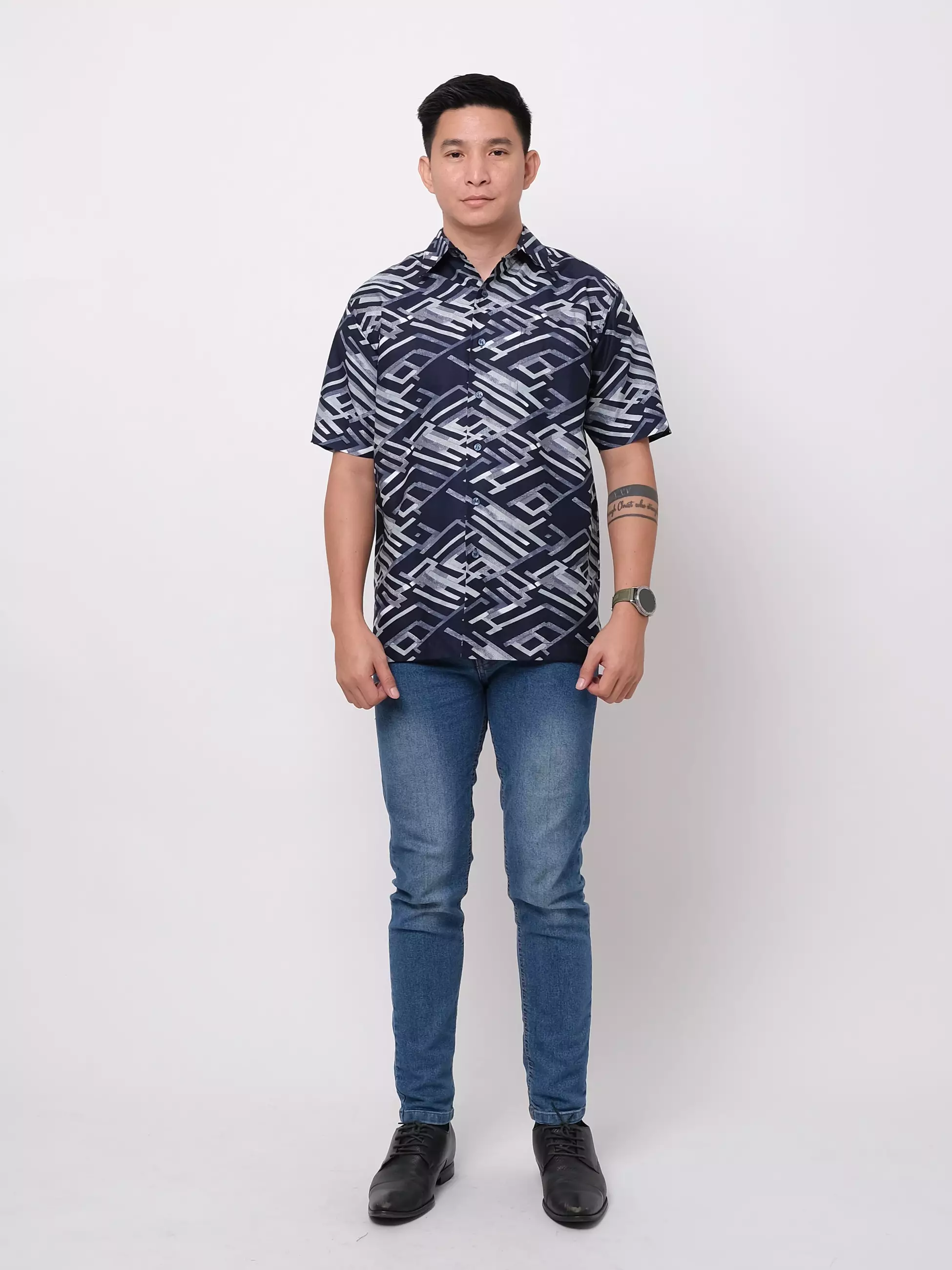Andre Michel Kemeja Lengan Pendek Navy Motif Abu 16761