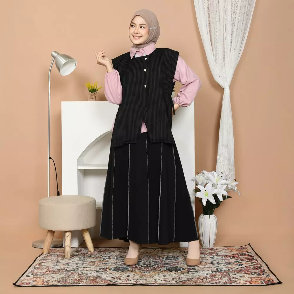 Devara Vest - Black M19549 R87S4