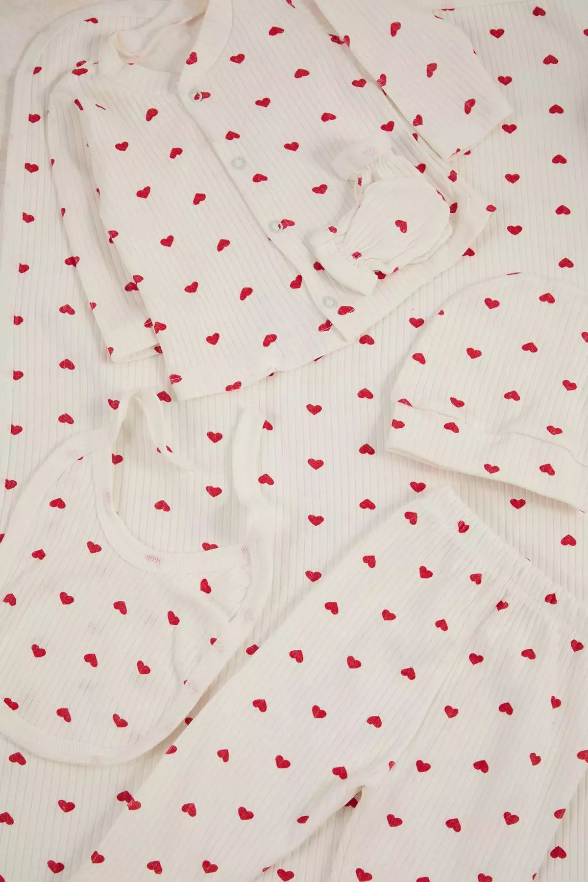 White 5-Pack Red Heart Hospital Release Kit Tkdss26In00002