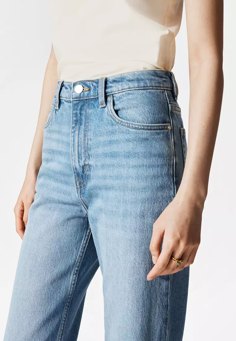 Wide-Leg Jeans