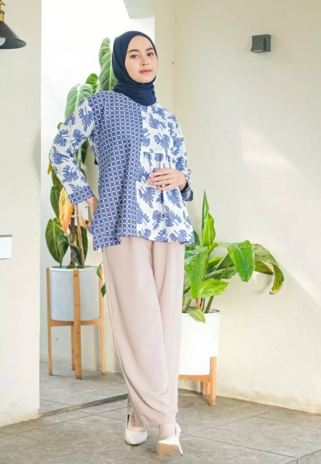 Kumala Navy Blouse Batik Premium Elegant SD