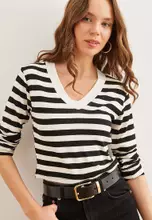 Black with Thick Stripes