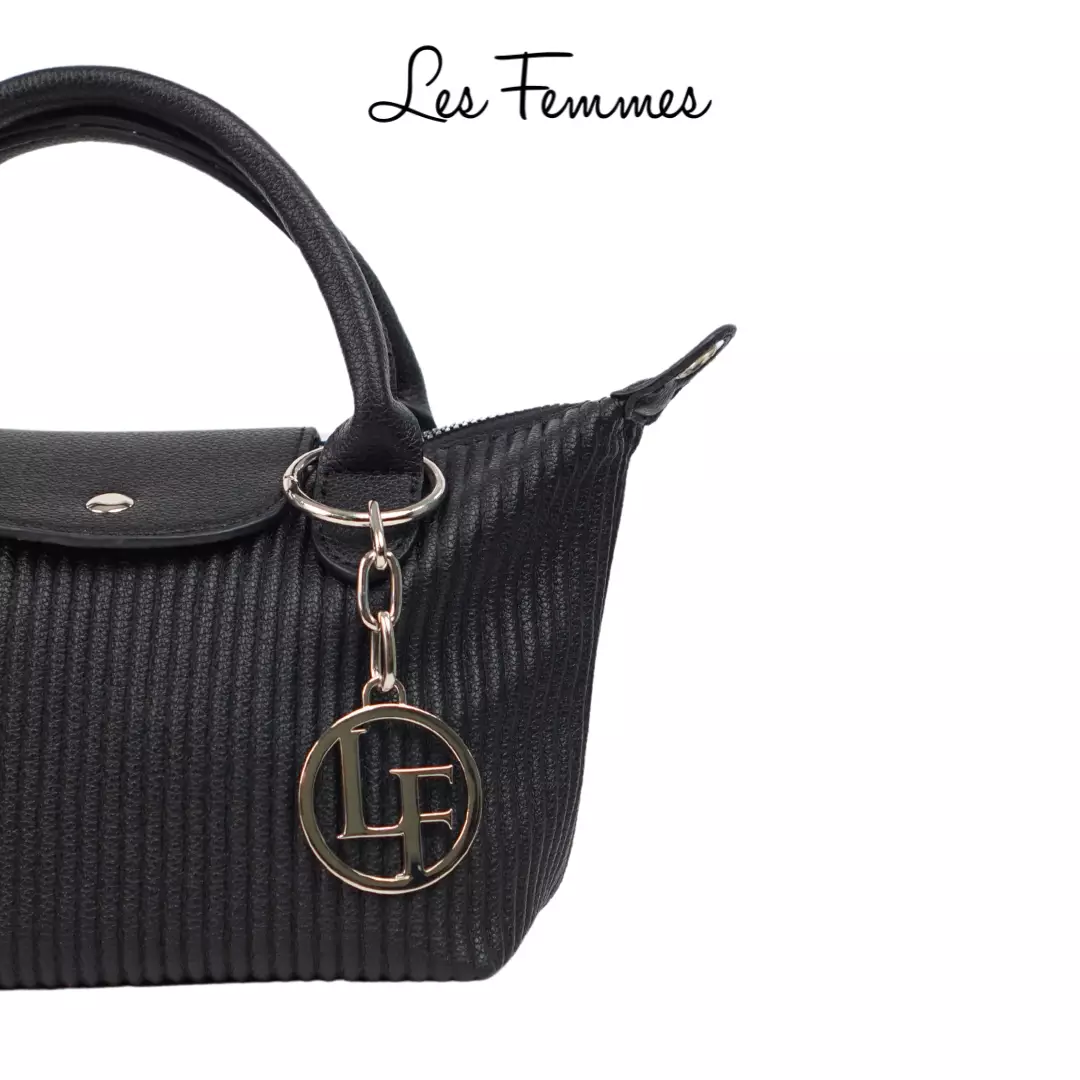 Gantungan Kunci Charm Les Femmes B001 231001