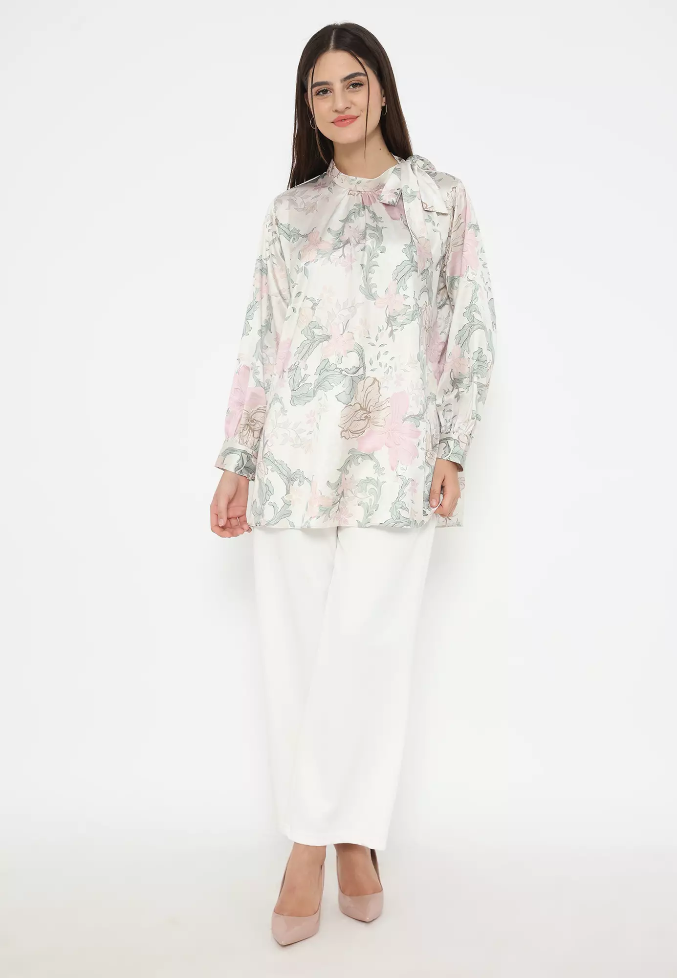 Atasan Blus Wanita Cream Paisley Blouse With Tape Detail In Cream Warna CREAM