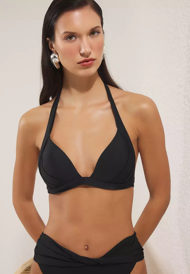 Black Triangle Halter Bikini Top TBESS25BU00051