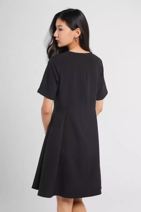 Minimal x Marsha Aruan - Dingga - Fit & Flare Dress - Black Warna Black