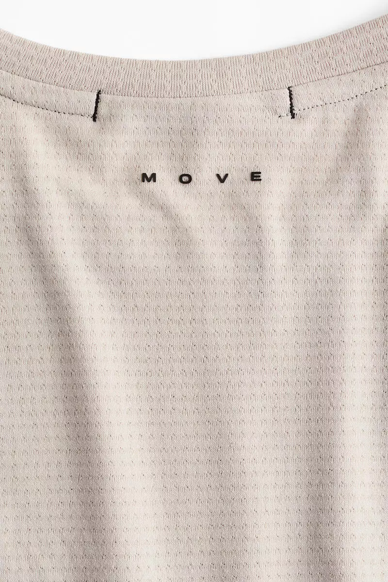 Muscle Fit Sports T-shirt with DryMove™