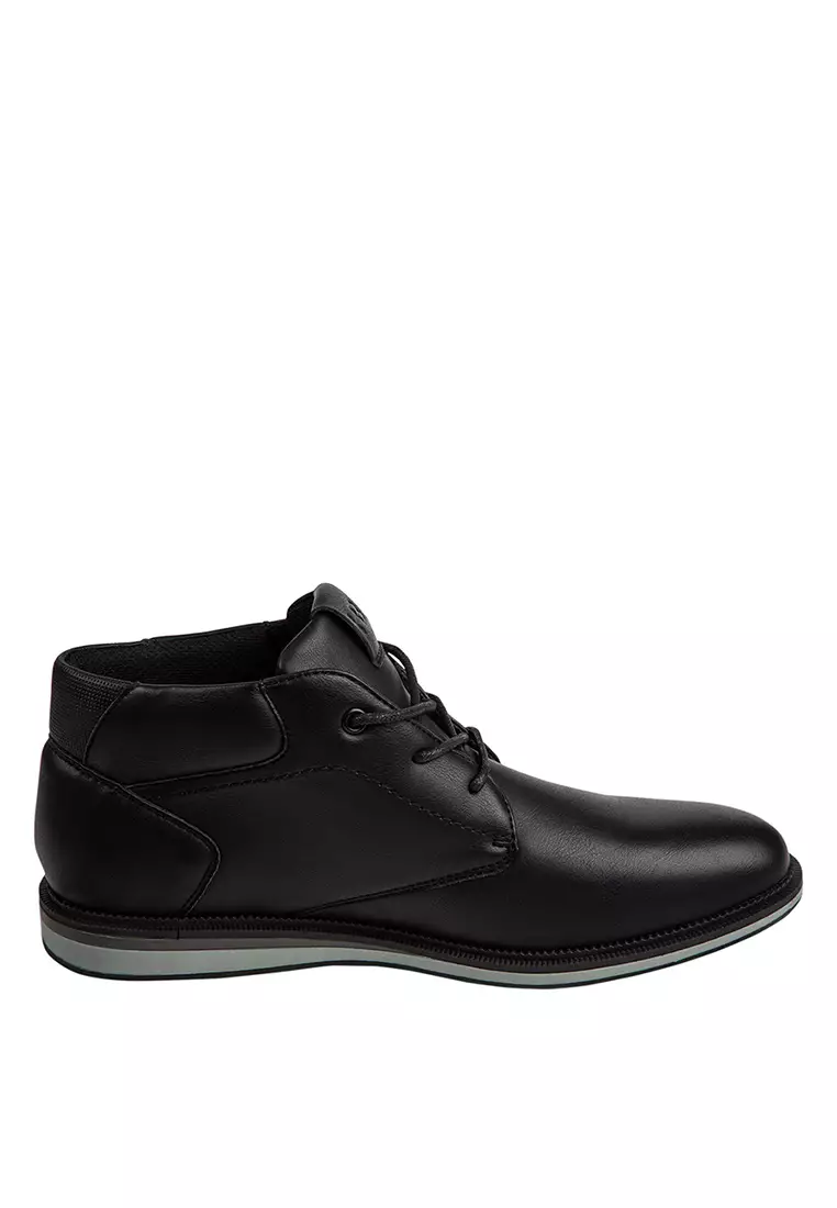 Discount on Hunters Bay  shoes - SKU: Men's Barney Chukka Boots