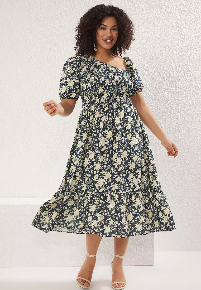 Emerald Green Floral Gipel Asymmetrical Collar Balloon Sleeve Woven Plus Size Dress TBBSS25AH00027