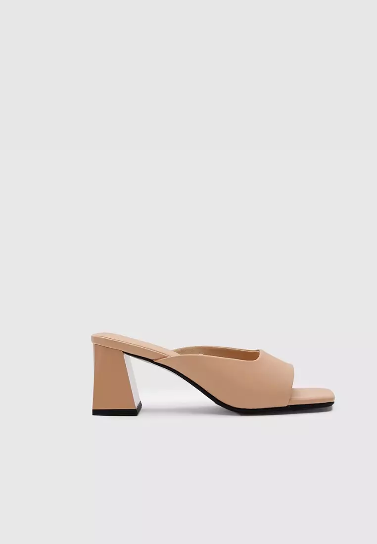 Discount on Urban Revivo  shoes - SKU: Square Toe Heeled Mule Sandals