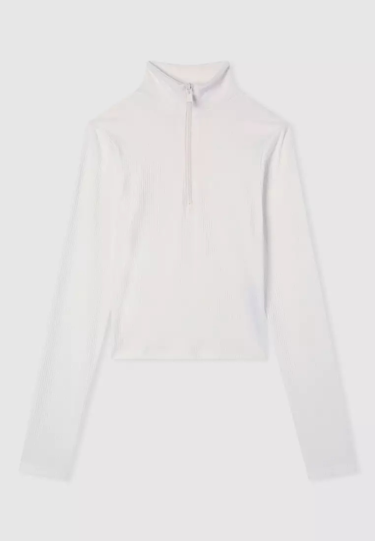 Woman Long-Sleeved T-Shirt