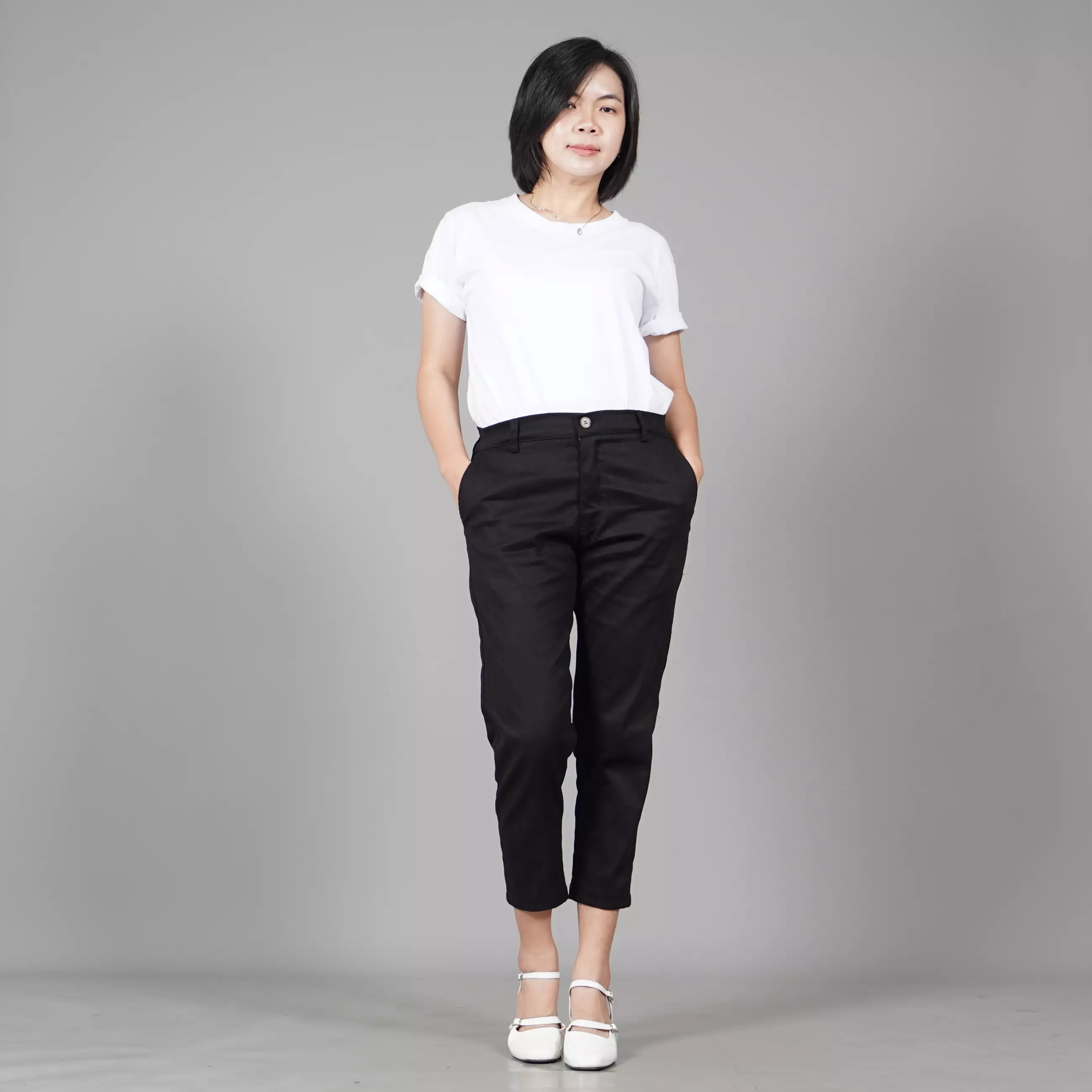 AURORA Celana Hitam Wanita Celana Chino 3/4 Chino Pants Wanita - HITAM