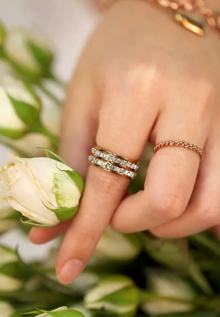 Twisted Jules Slim Silhouette Ring in Rose Gold