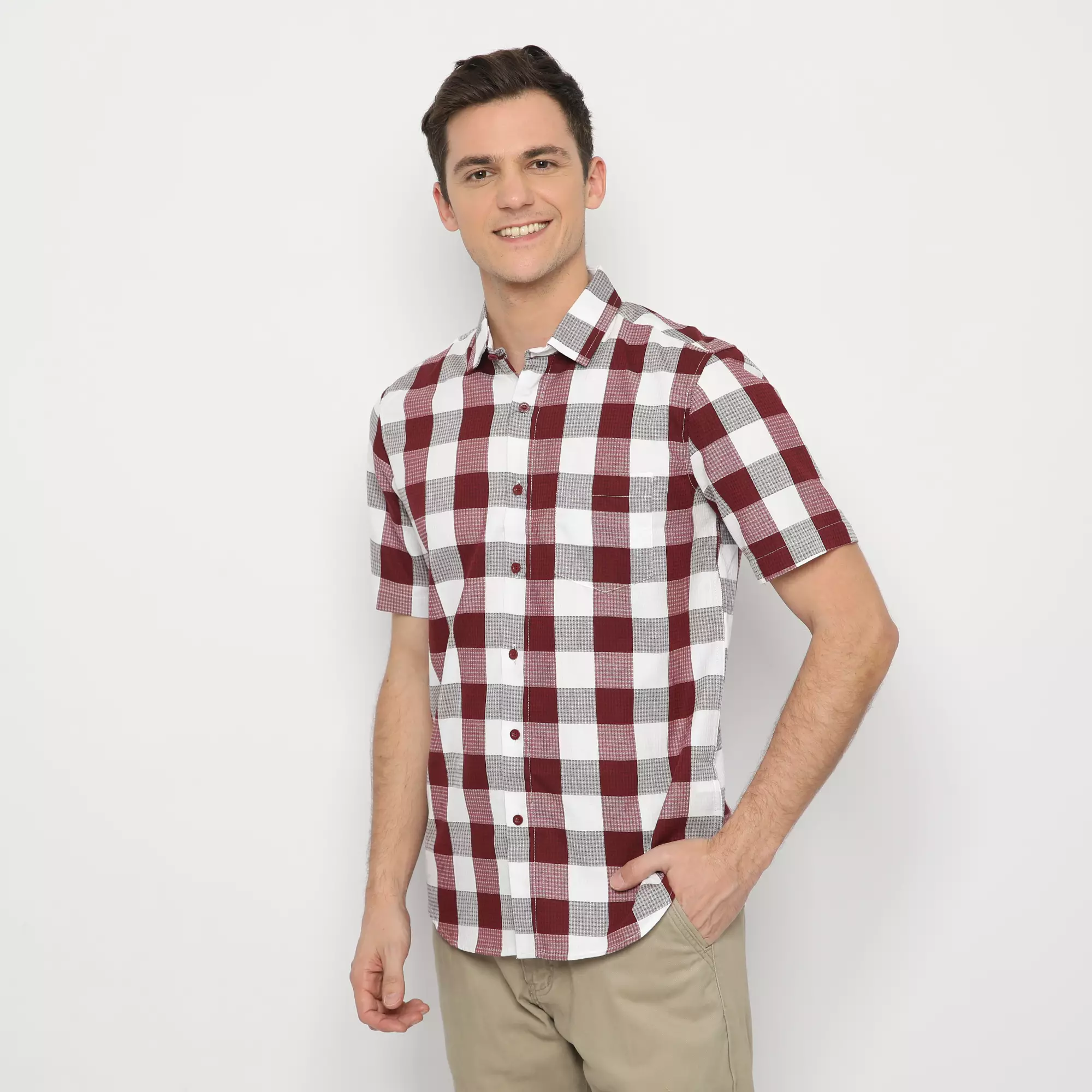 Platini Kemeja Kotak Pria Lengan Pendek Katun Yarndyed Dobby 73299 Maroon