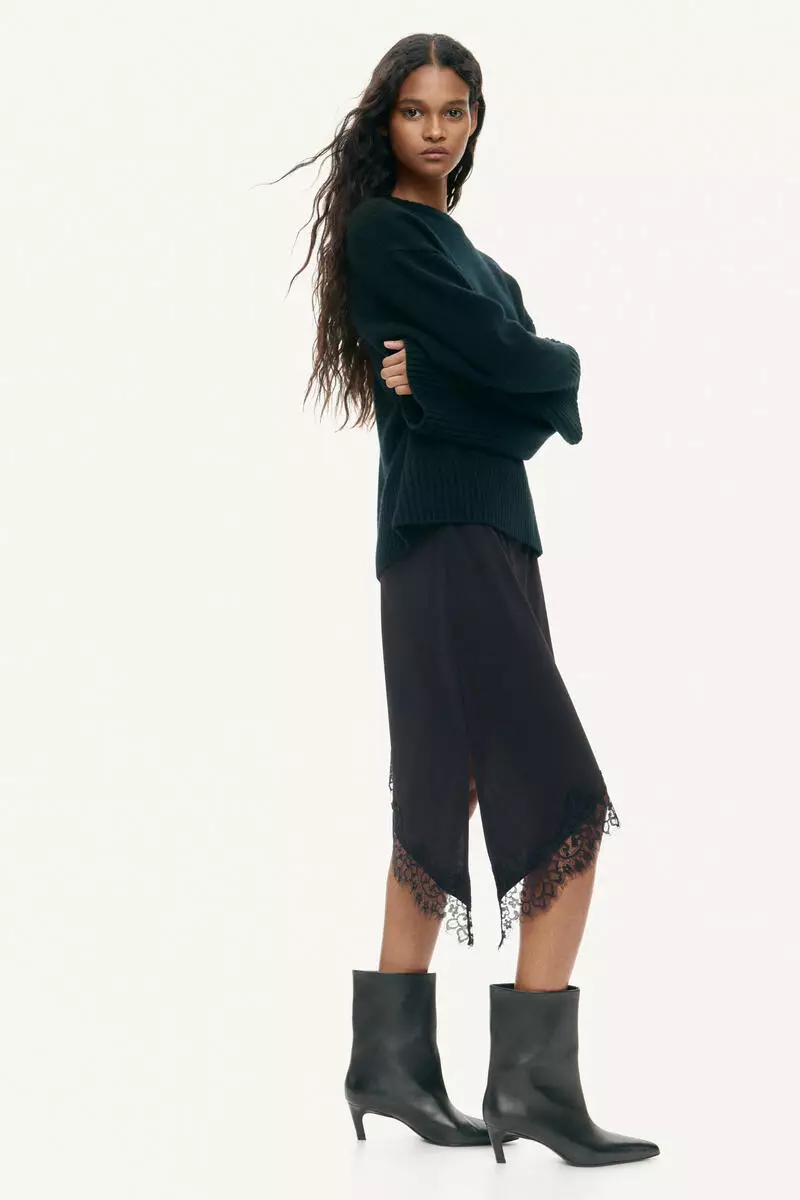 Asymmetric lace-trimmed skirt